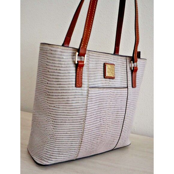 Dooney & Bourke Women's Gray Leather Embossed Lizard Lexington Tote Bag - Picture 8 of 15